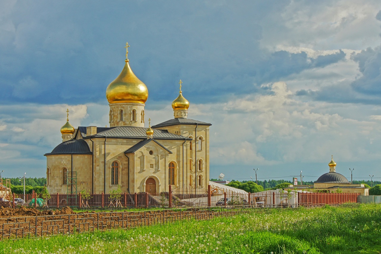 Белорус напал на храм Рождества в Ленобласти