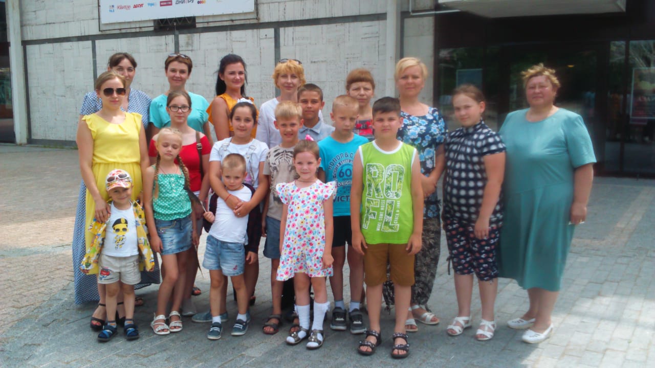 Школьники из Скопинского и Захаровского районов побывали театре имени Натальи Сац