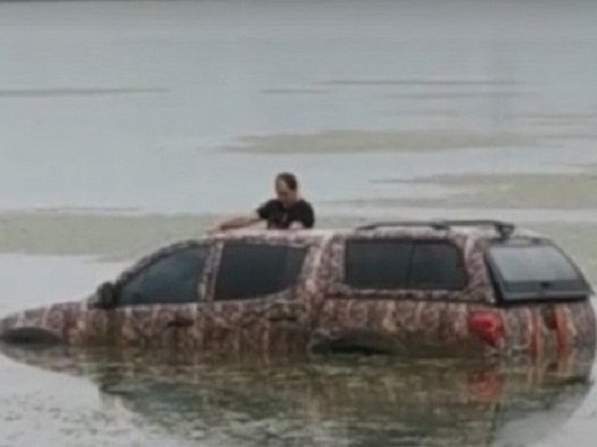 Симферополь: Пикап Mitsubishi L200 утонул в водохранилище