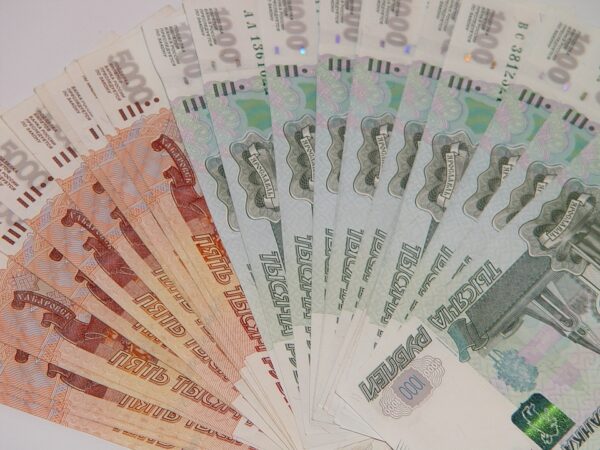Мурманский работодатель задолжал своим работникам более 9 млн рублей