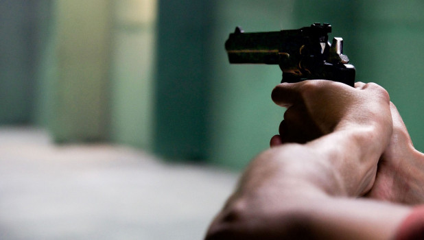 ЖительКузбасса расстрелял соседей из ружья: есть погибшие