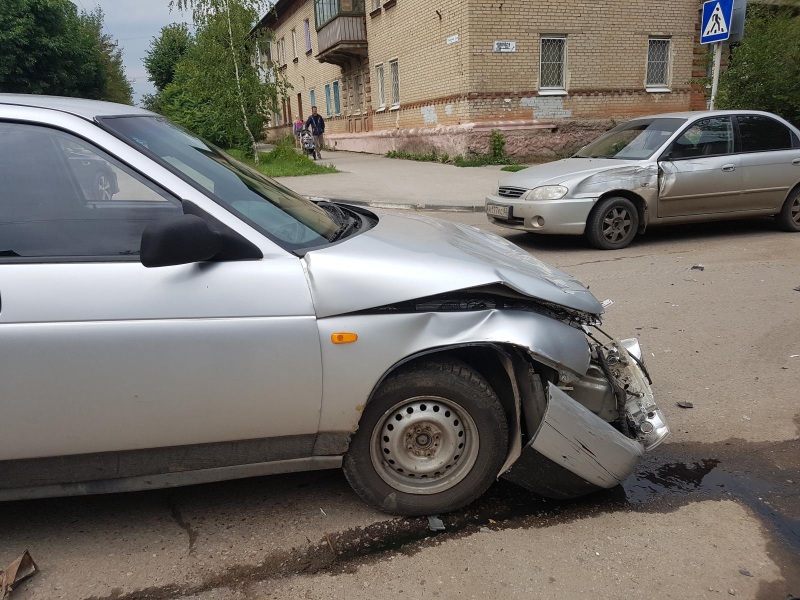 В ДТП на перекрёстке в Рязани перевернулся автомобиль