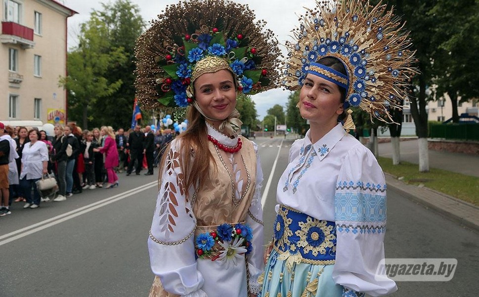 Коломенцы поздравили белорусов с Днем Независимости