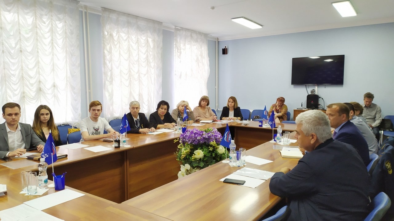 Елена Митина приняла участие в заседании круглого стола, посвящённого вопросам увековечивания памяти погибших при защите Отечества
