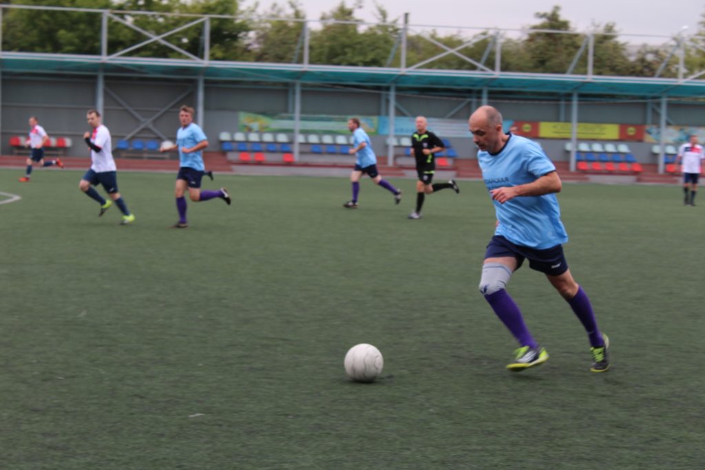 Правительство области сыграло в футбол с администрацией Рязани