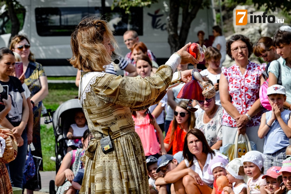 Актёры Рязанского театра кукол показали детям «Красную шапочку»