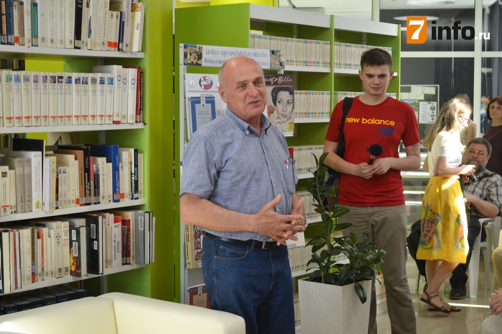 Итальянец Мауро Бернарди подарил рязанским читателям коллекцию книг о своей стране