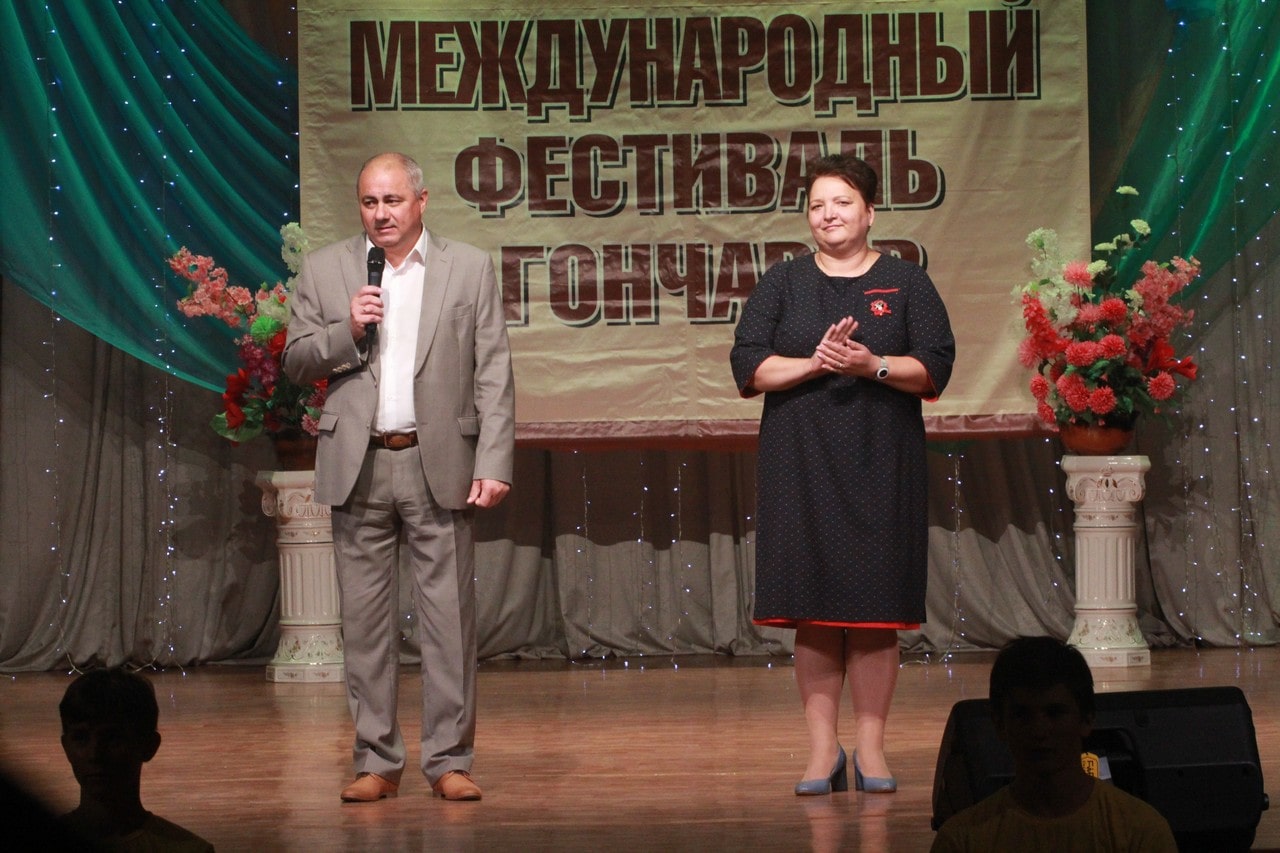 Елена Митина приняла участие в церемонии закрытия VII Международного фестиваля гончаров