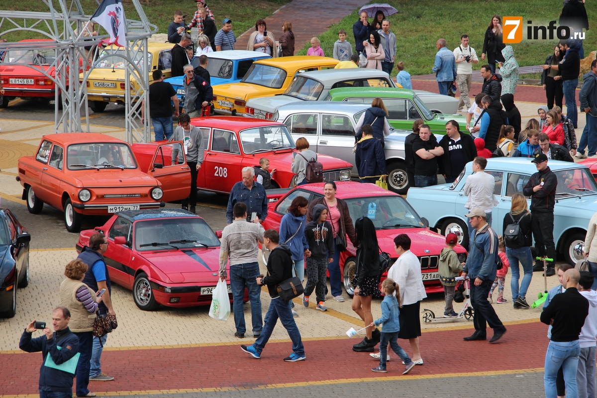 В Рязани прошёл ежегодный ретро-фестиваль автомобилей