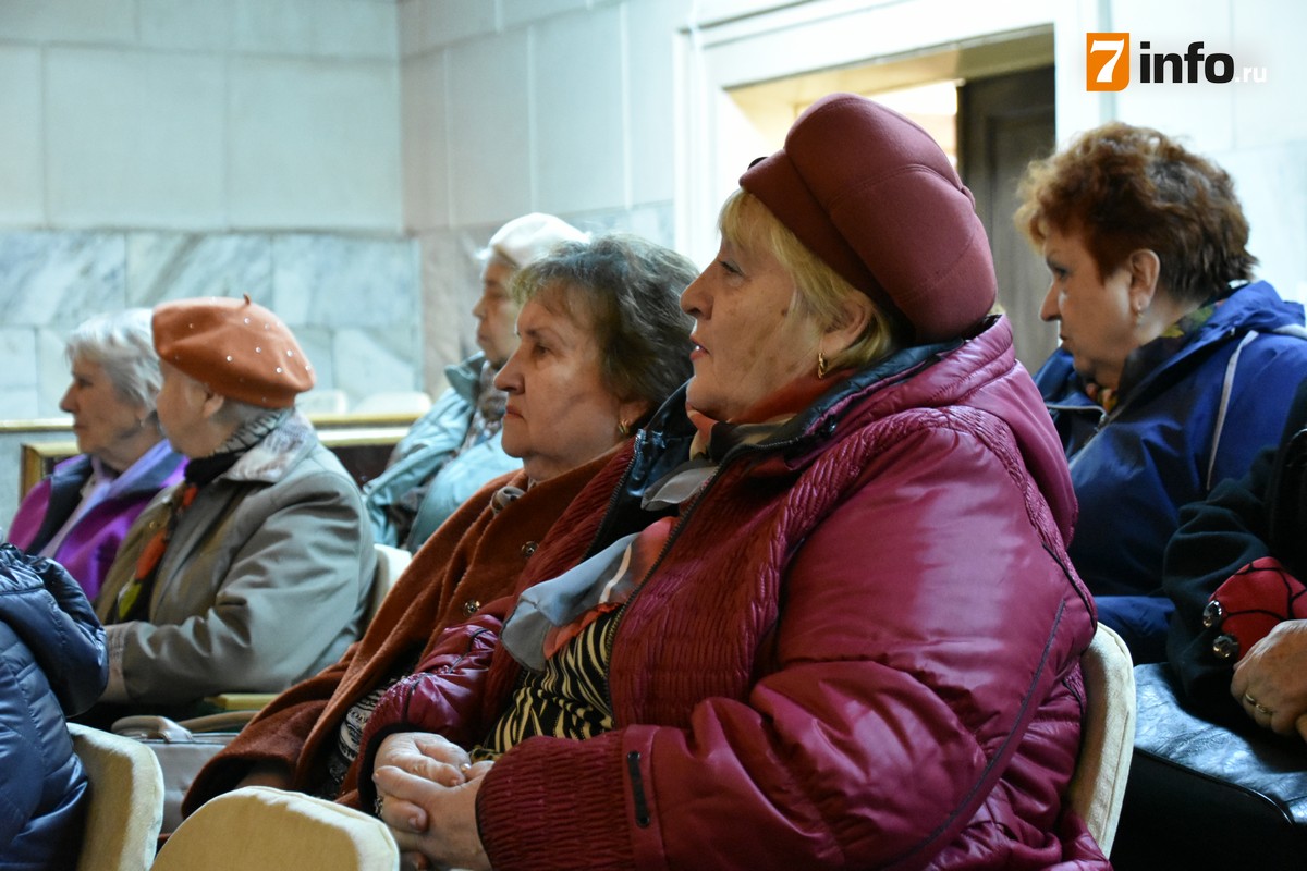 В Рязани поздравили пенсионеров с предстоящим днем пожилых людей