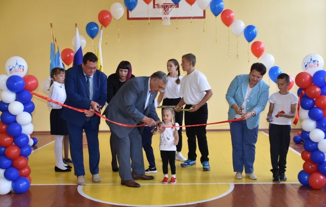 В Рачатниковской школе Михайловского района отремонтировали спортзал