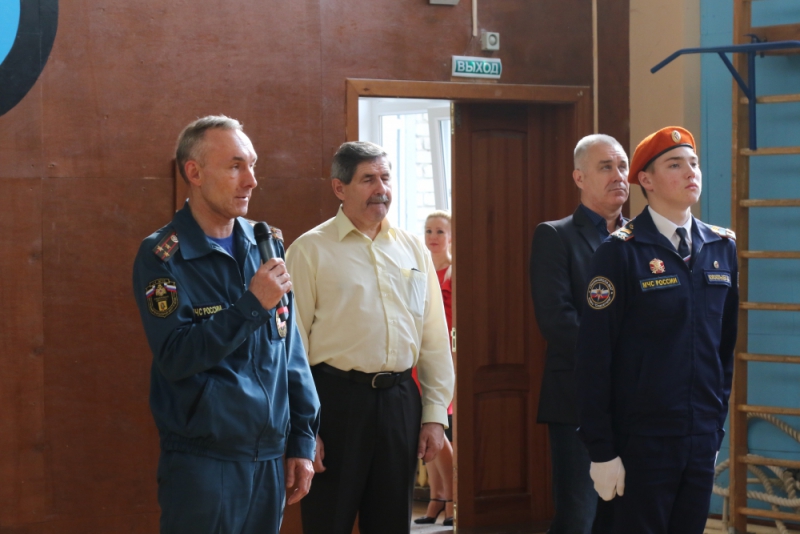 В Рязани сотрудники МЧС встретились с юными спасателями