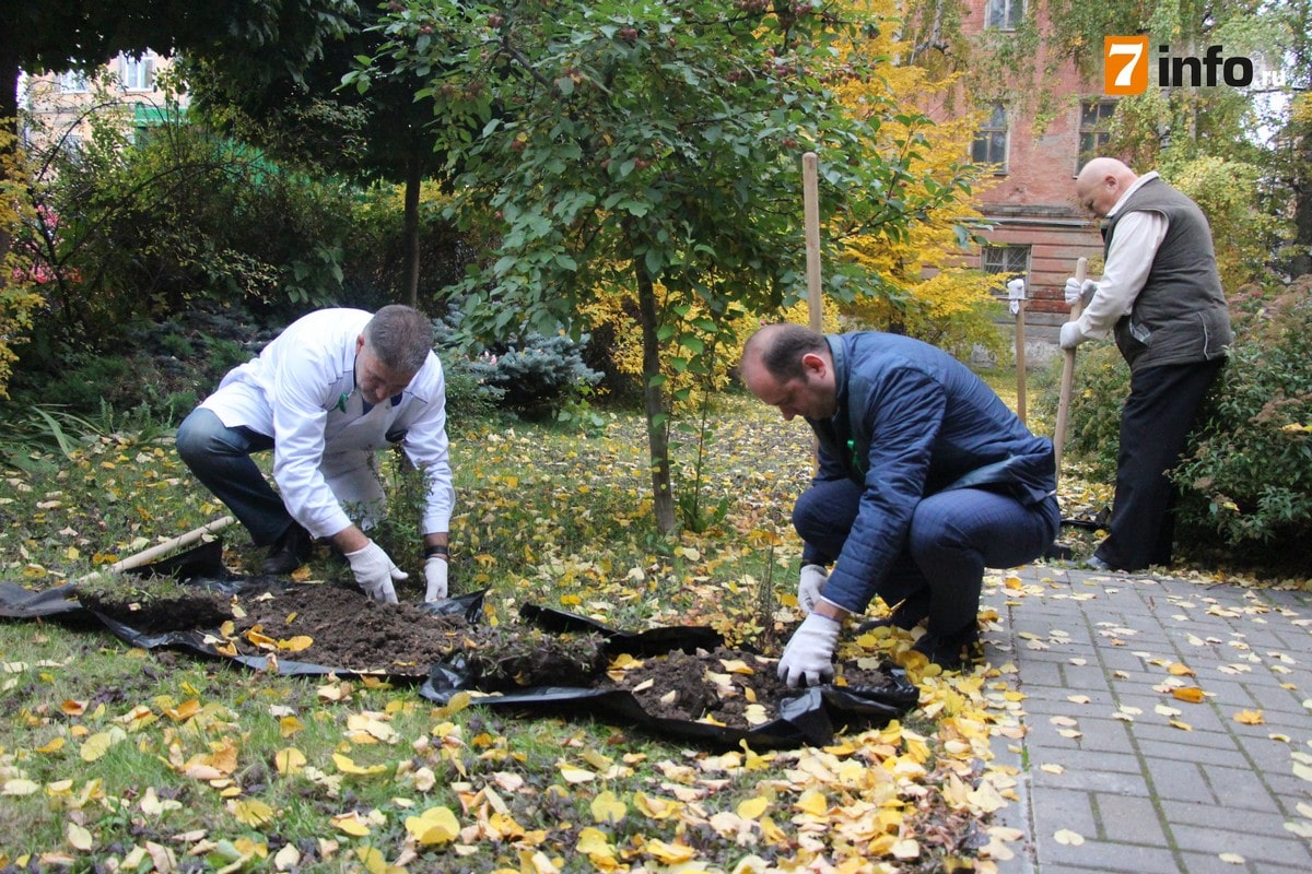 В Рязани высадили новые растения на «Аллее сохранённых жизней»