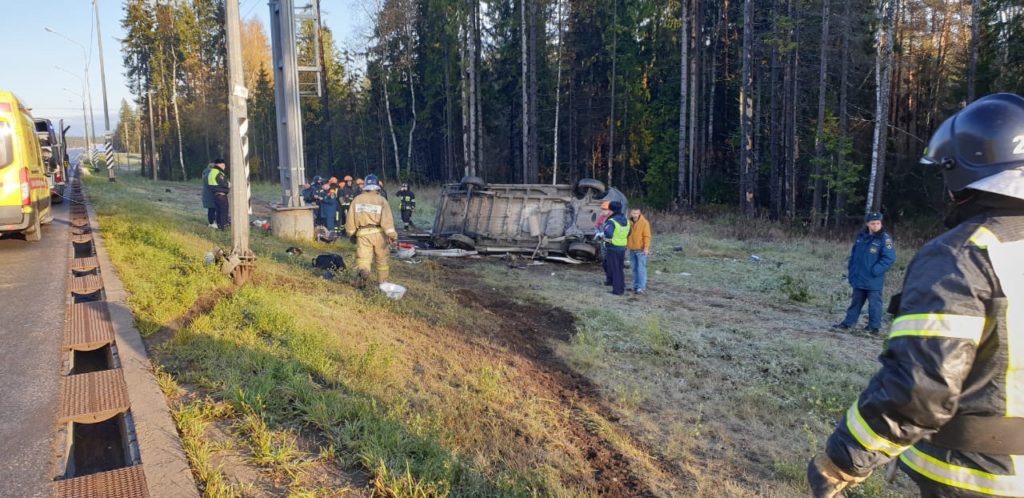 Женщина погибла, еще 6 человек пострадали в ДТП на Скандинавском шоссе