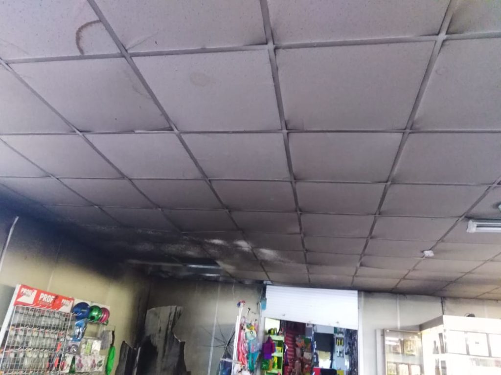 В Рязани горел магазин «Дикси»