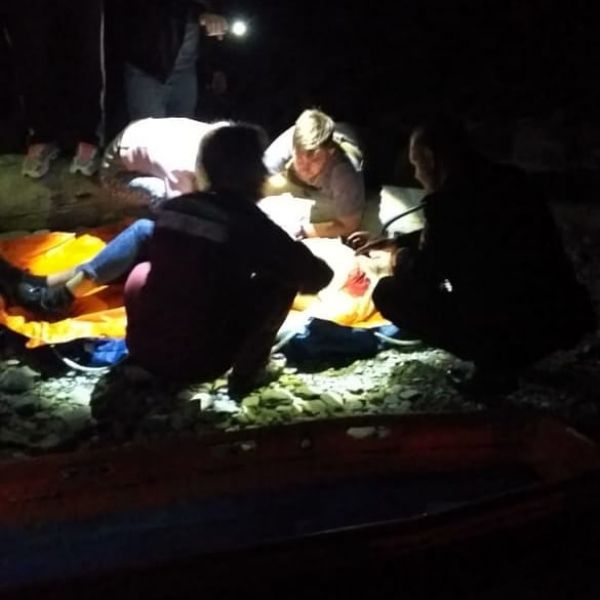 В Новороссийске мужчина упал с горы Колдун и застрял в расщелине