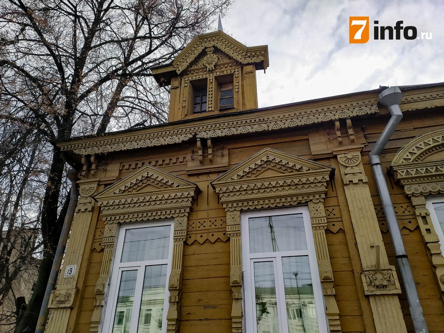 История здания в Рязани, которое похоже на старинный сказочный терем