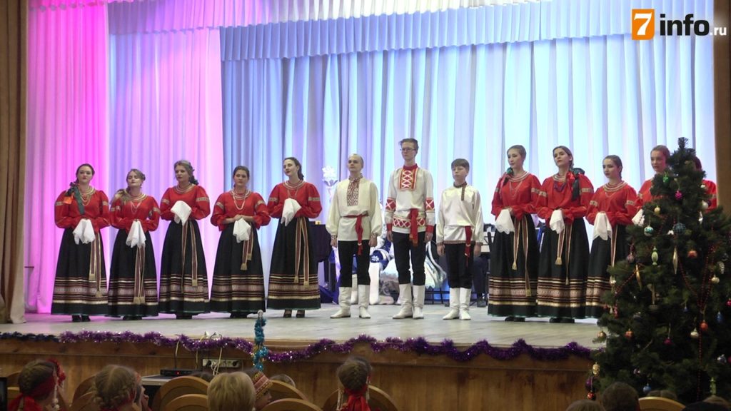 В Рязани прошёл концерт образцового коллектива «Перезвоны»