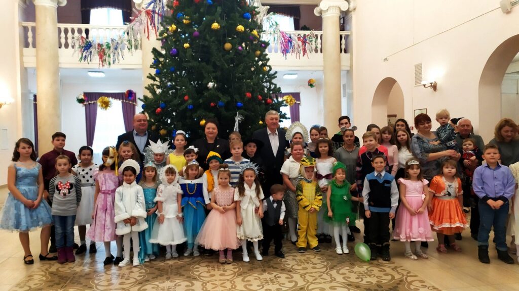 В СКЦ города Рыбное прошёл новогодний праздник для детей, находящихся под опекой