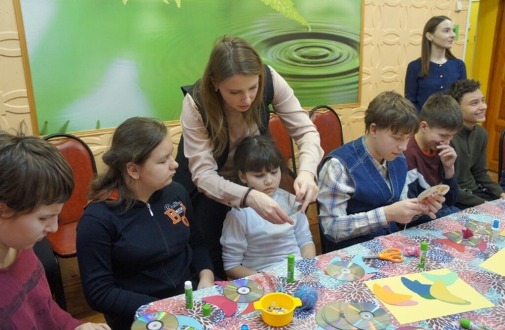 Рязанские школьники посетили мастер-класс «Из мусорной кучки – классные штучки»