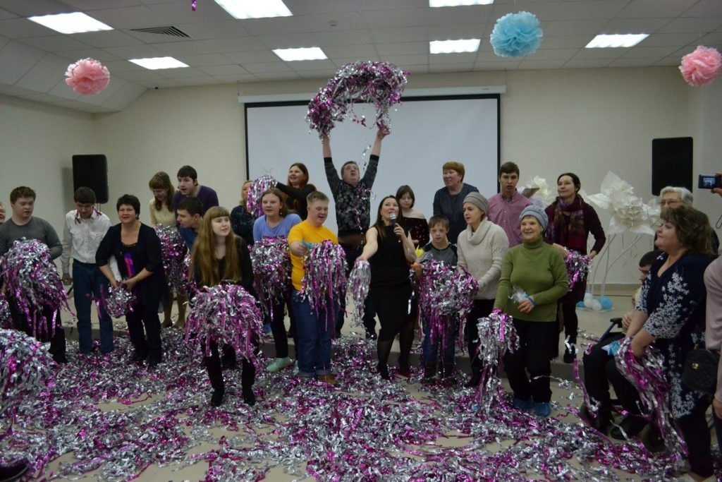 В Рязани состоялась дискотека для подростков и взрослых с особенностями развития