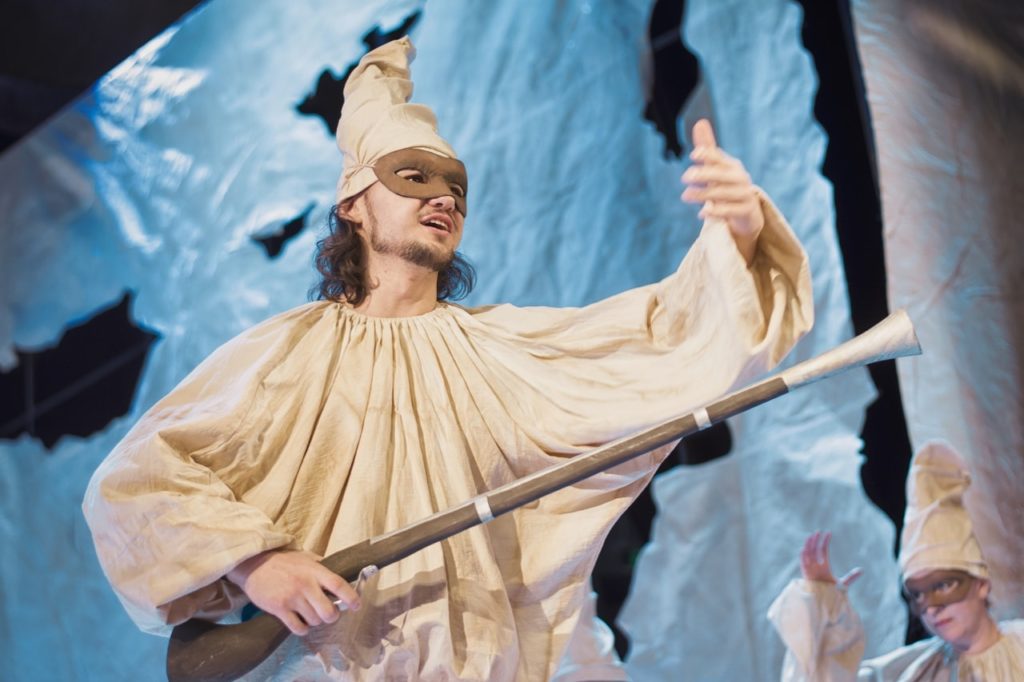 Театр кукол приглашает на трагикомическую фьябу «Король-олень»