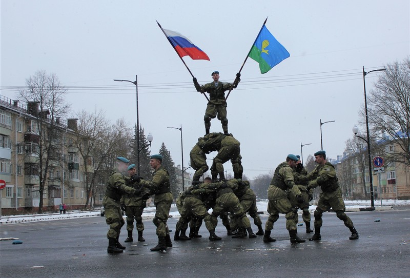 Рязанские десантники дошли до Московской области