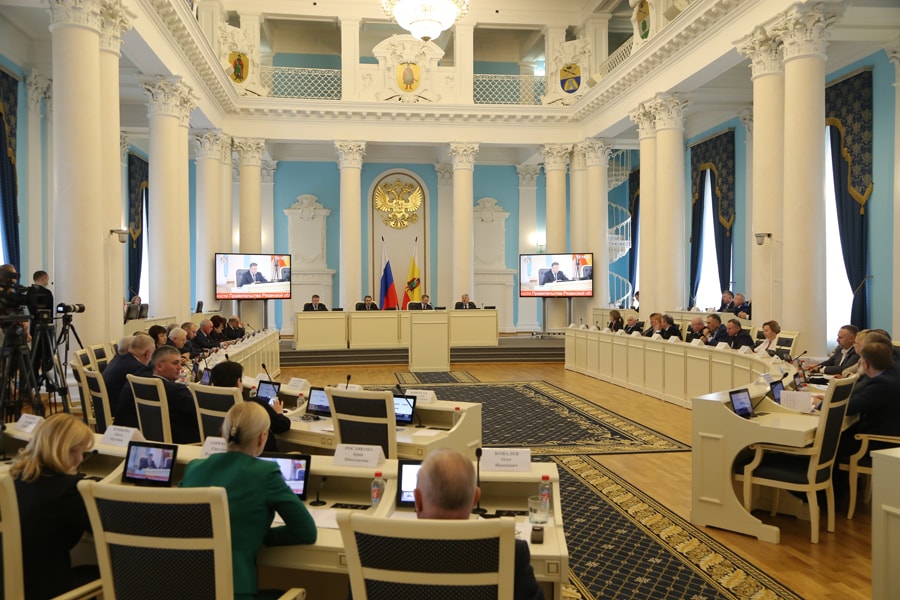 Представители партийных фракций Рязанской облдумы высказали мнение о поправках в Конституцию