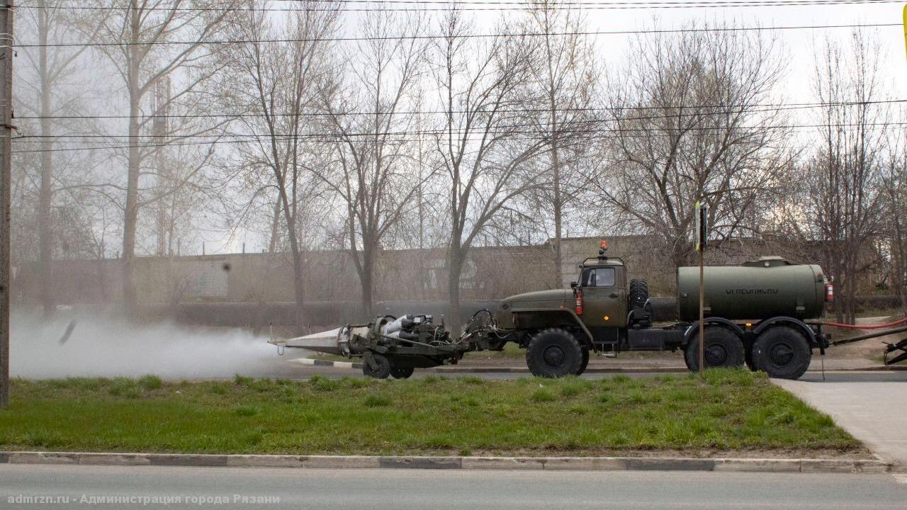 В Рязани вновь провели дезинфекцию с помощью военной техники