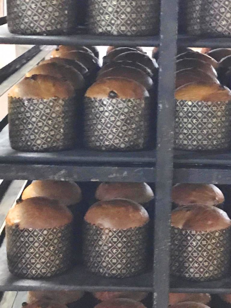 Рязанские хлебозаводы будут освящать пасхальные куличи прямо на производстве