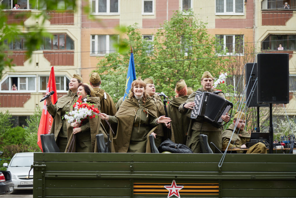 Появились кадры парада военной техники в Рязани