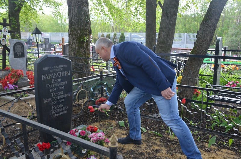 Чемпионка мира из Сасова вырастила цветы в память о погибших советских солдатах