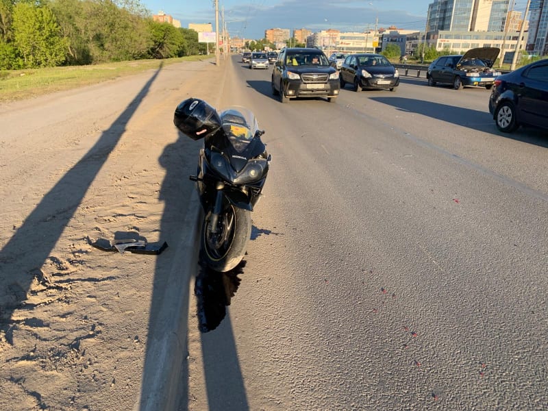 В Рязани мотоциклист без прав попал в ДТП