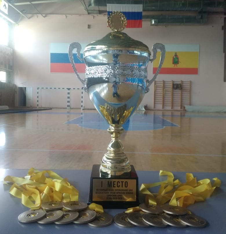 В Рязани прибыли медали и Кубок, завоёванные баскетболистами