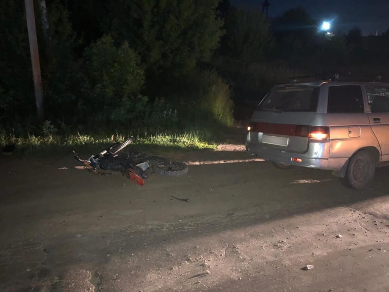 Подросток на спортивном мотоцикле попал в ДТП в Рыбном