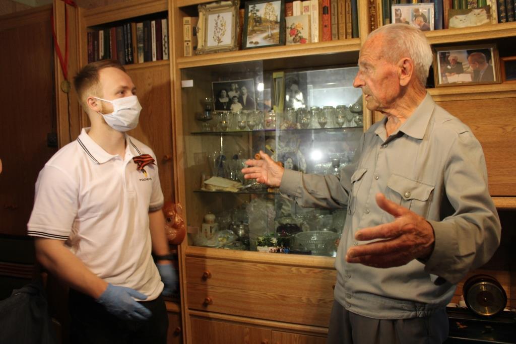 Молодые специалисты РНПК навестили ветеранов Великой Отечественной войны и тружеников тыла