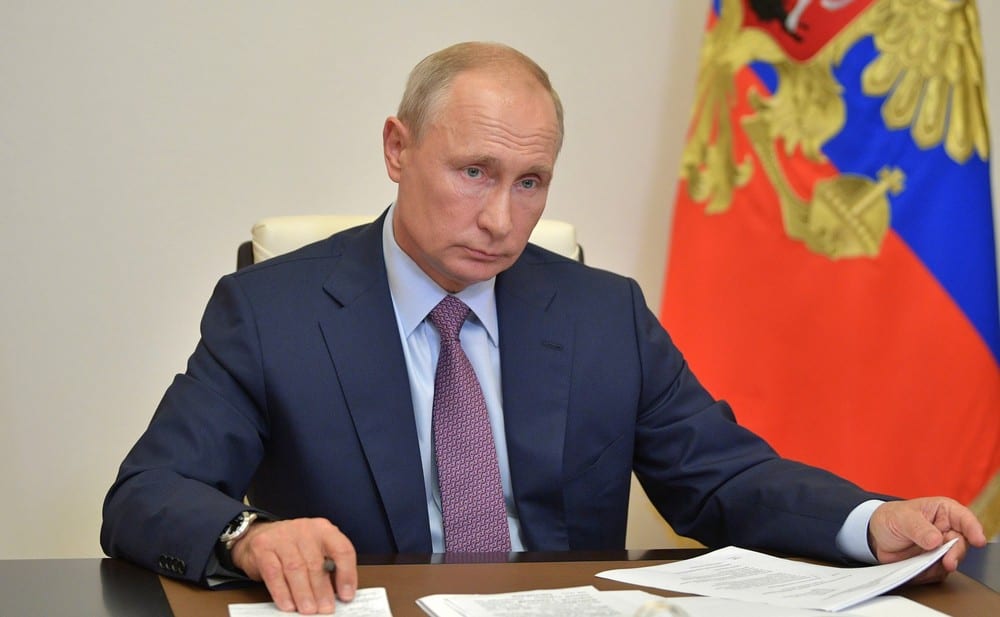 Путин распорядился начать выплаты 10 тысяч со 2 августа