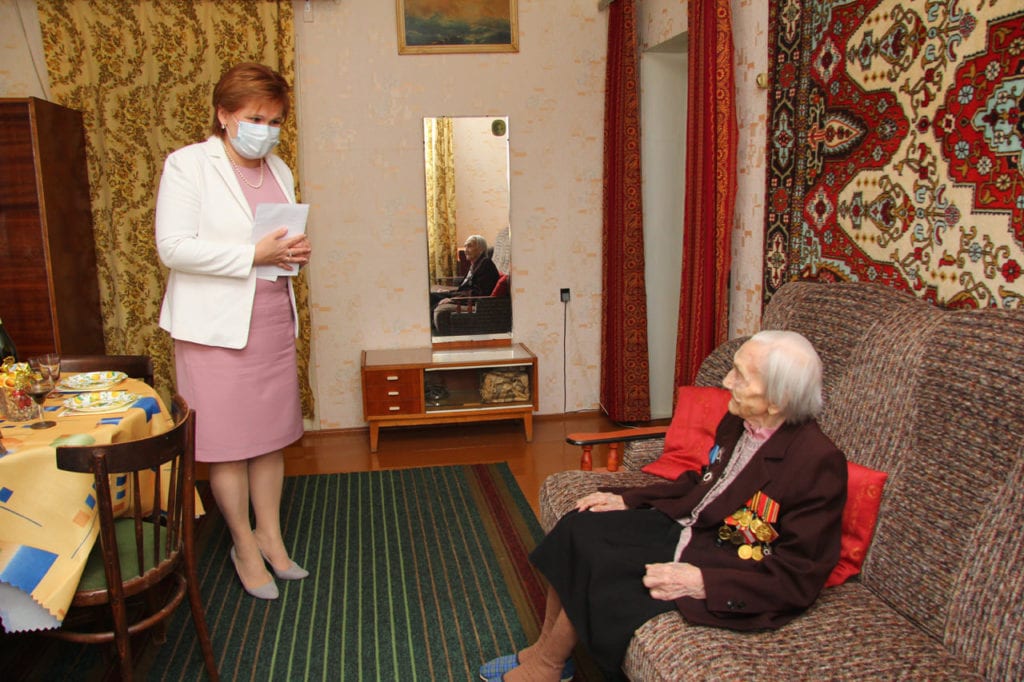 Елена Сорокина поздравила жительницу Рязани со 100-летним юбилеем