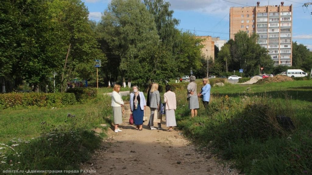 Представители администрации обсудили с рязанцами благоустройство Севастопольской аллеи