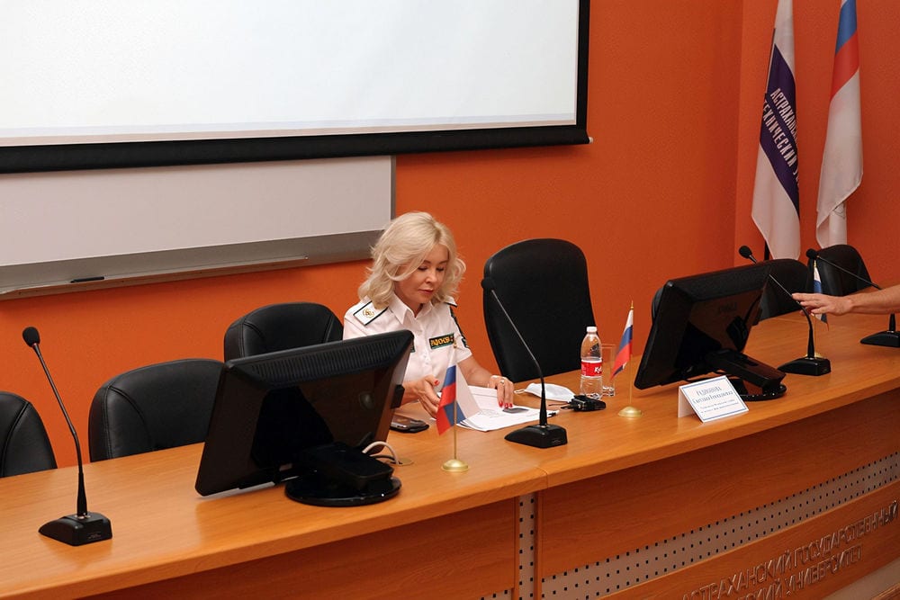 Глава Росприроднадзора Светлана Радионова провела открытый урок для студентов из Астраханской области