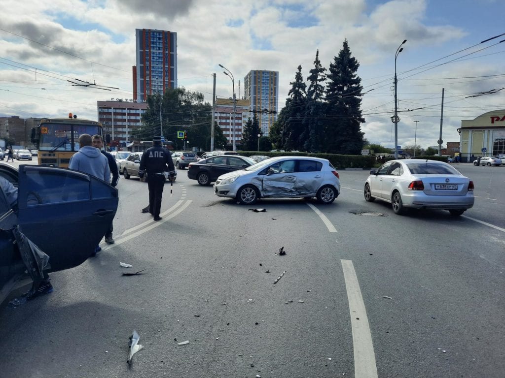 На улице Вокзальной в Рязани произошло ДТП с пострадавшими
