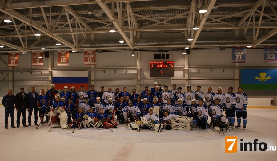 «Рязань-ВДВ» сыграла вничью с хоккейной командой рязанского десантного училища