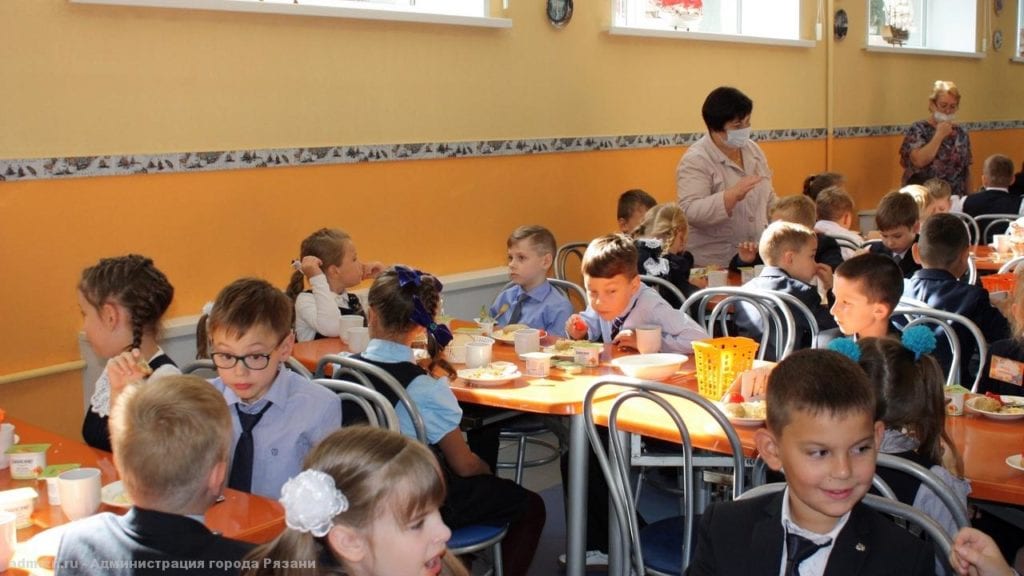 Надежда Штевнина проверила работу школьных столовых
