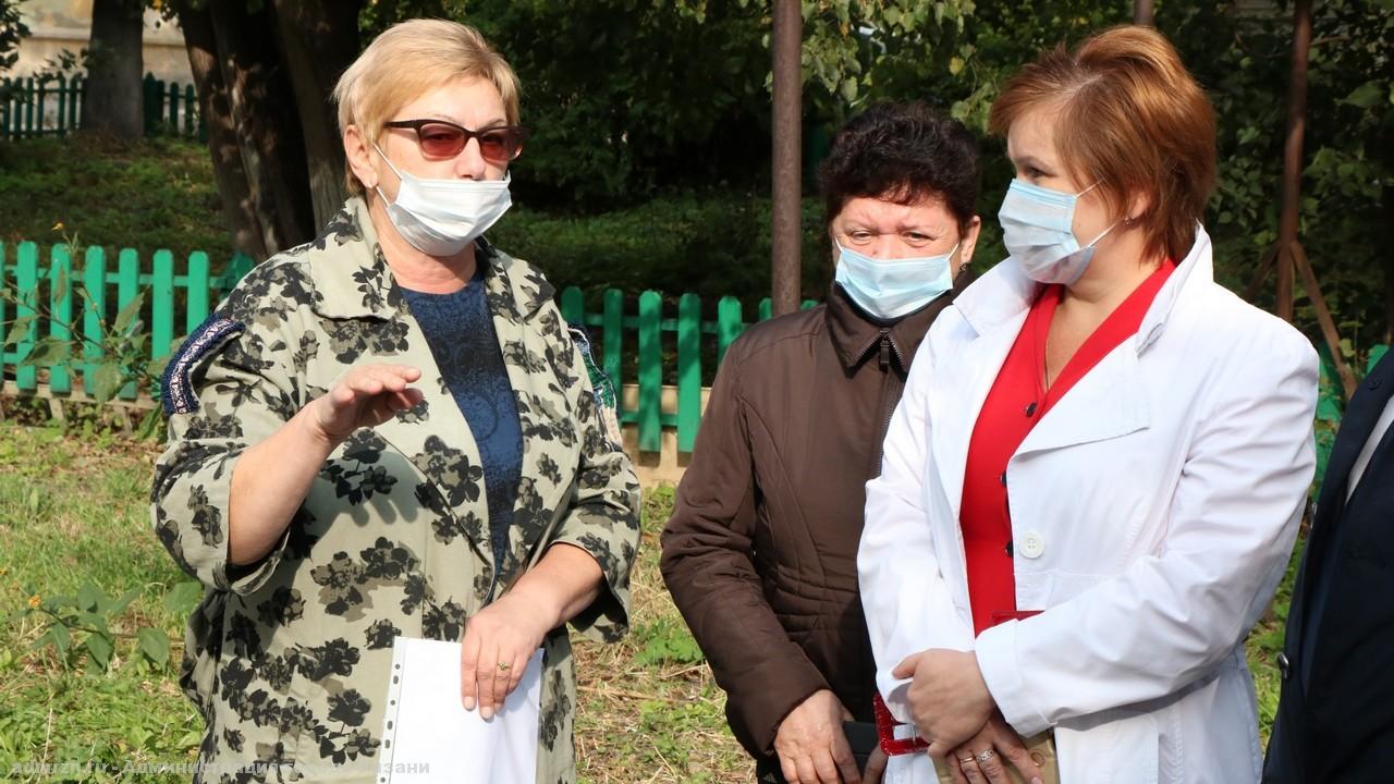 Елена Сорокина проверила состояние мусорных площадок