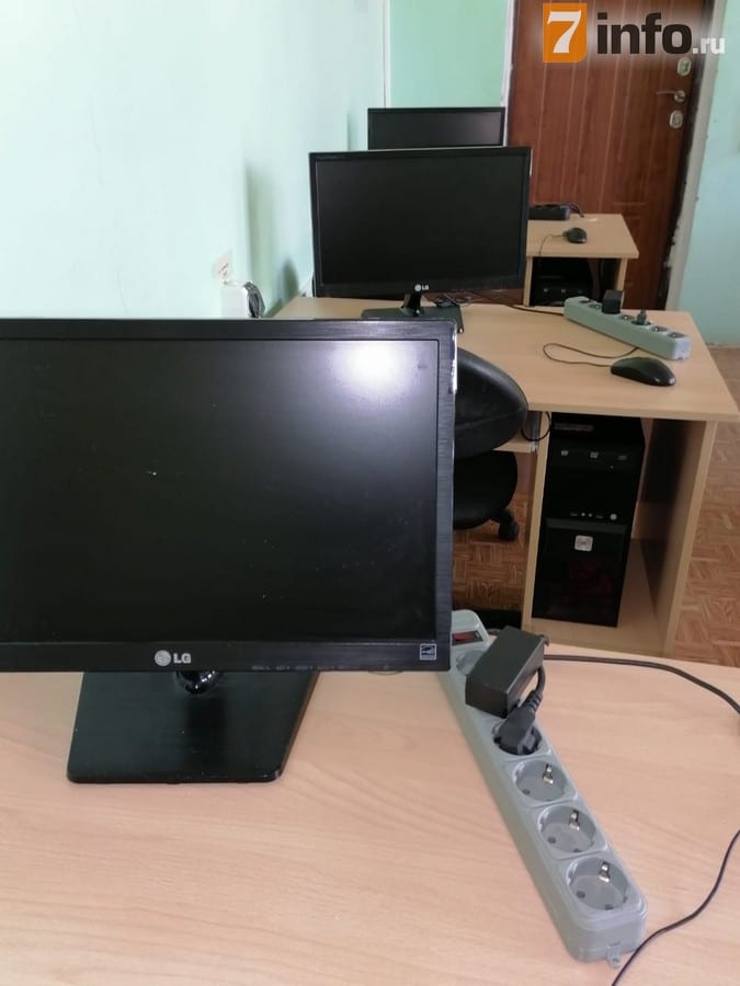 Министр цифрового развития проверил интернет в школах Рязанской области