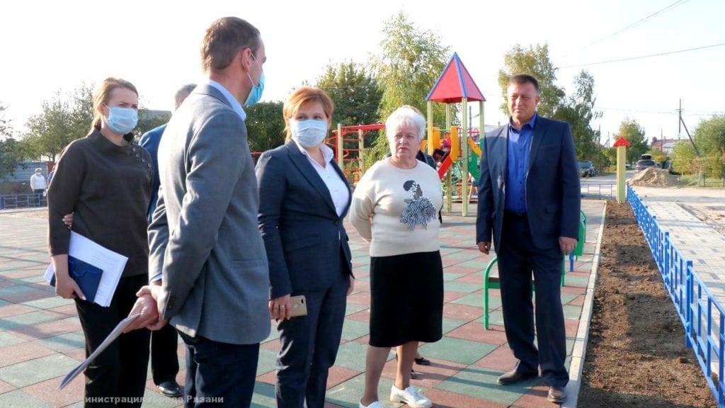 В поселке Канищево в Рязани установили детскую площадку