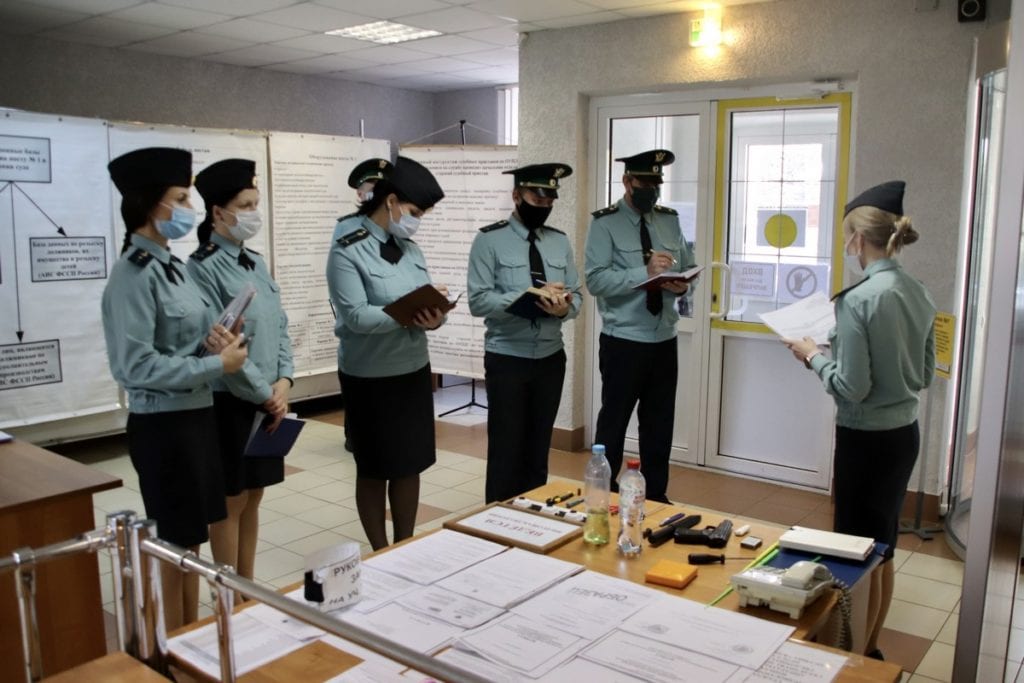 Рязанские приставы отработали правила несения службы в судах