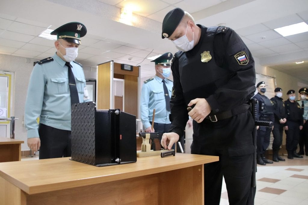 Рязанские приставы отработали правила несения службы в судах