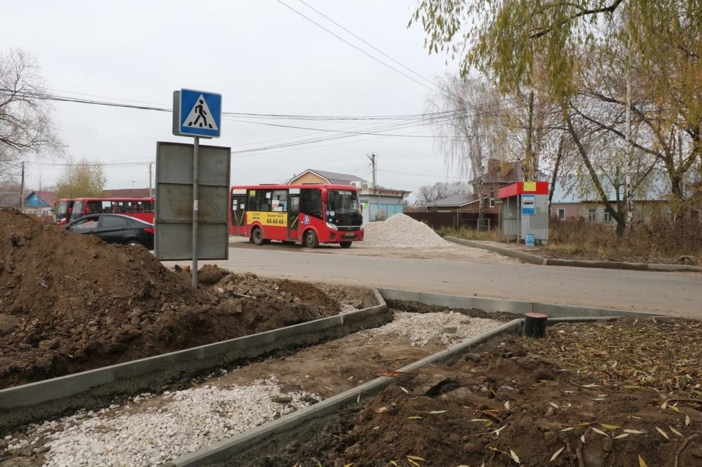 Елена Сорокина проверила ремонт дороги на улице Коняева