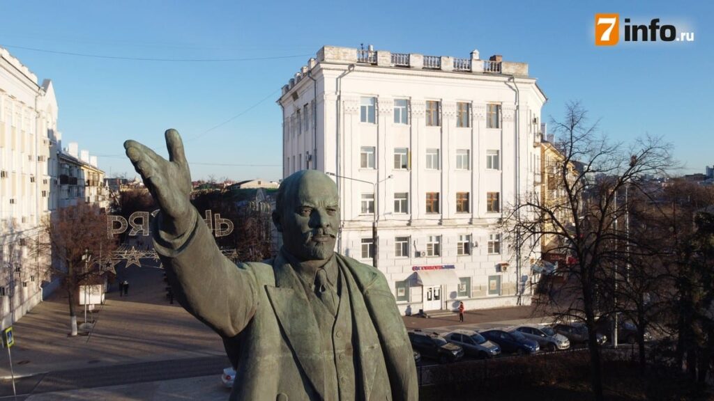 Площадь Ленина. От хлеба до зрелищ